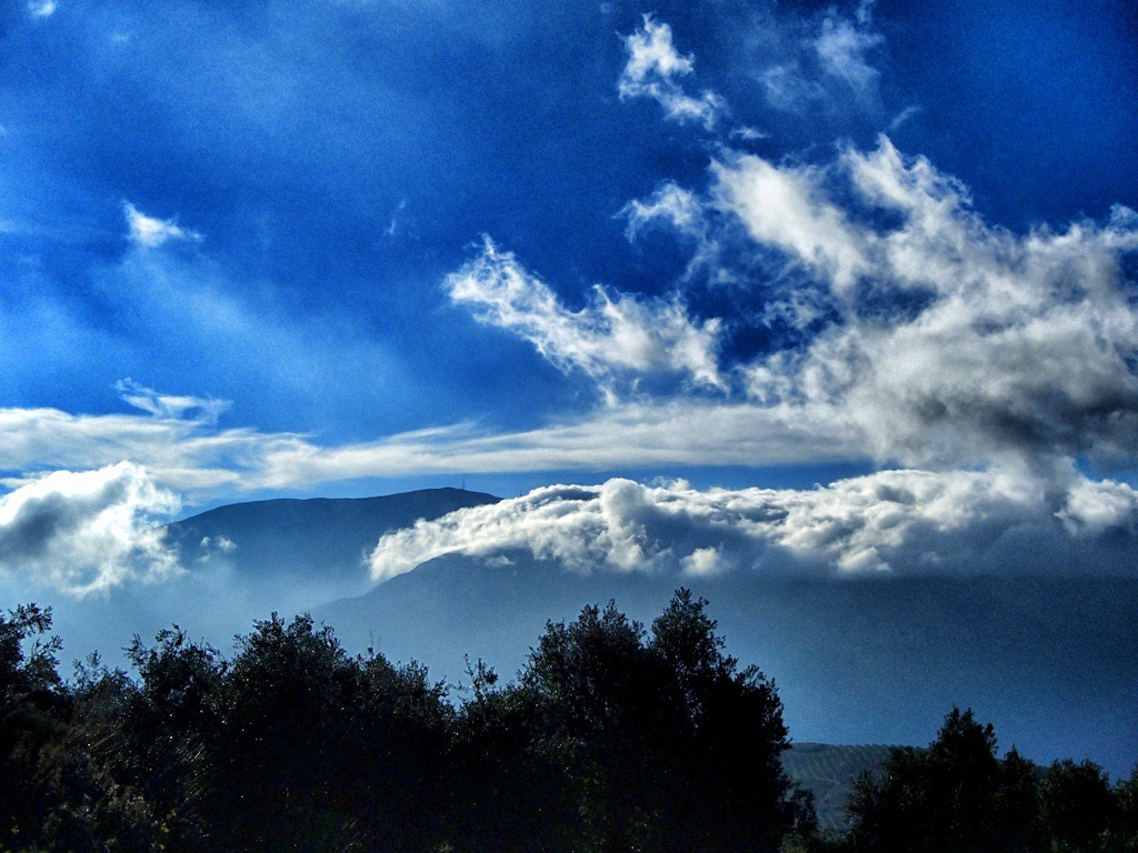 More cloud action on the Sierra Lujar