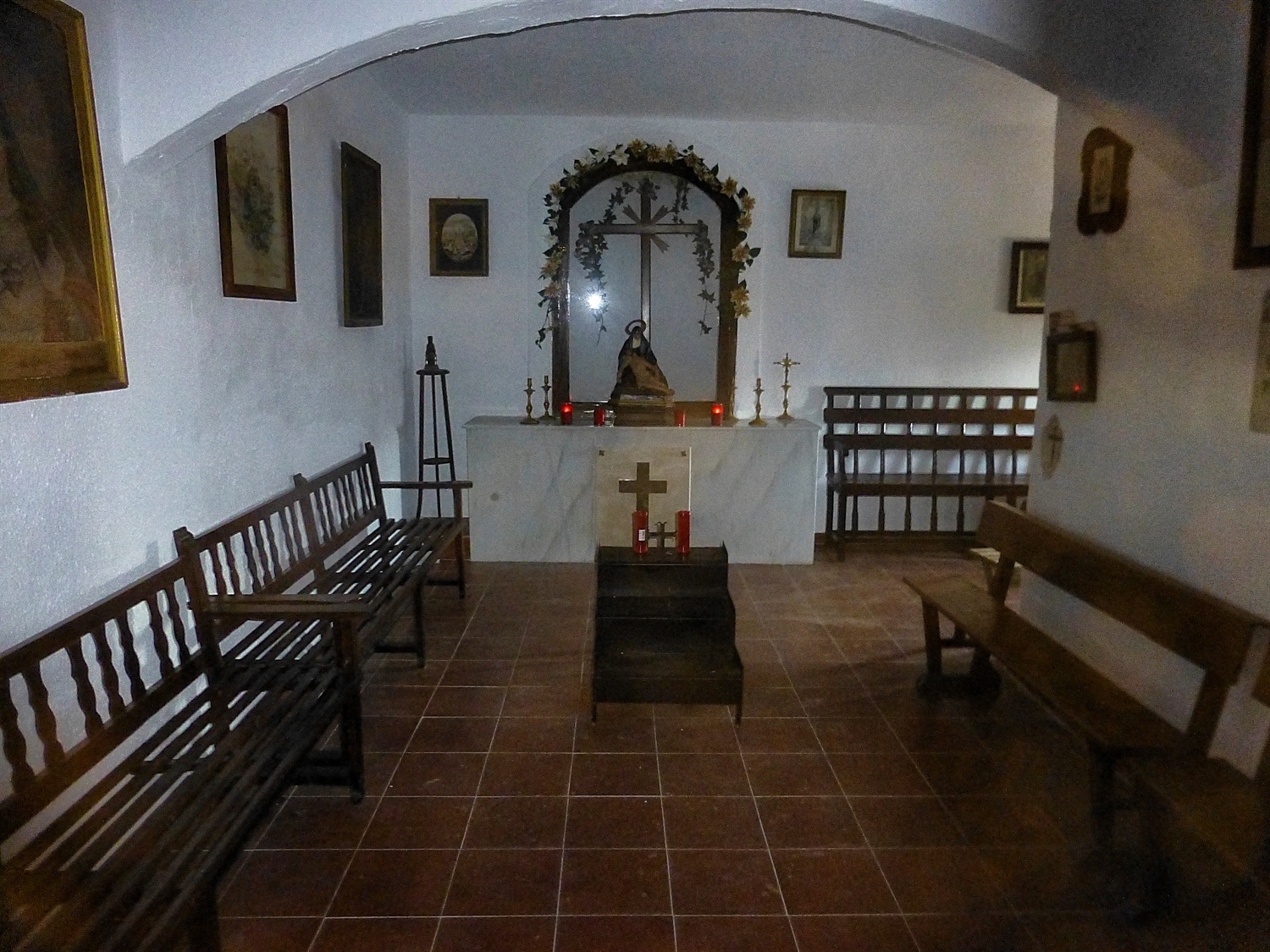 Inside the Ermita that Khumbu makes us visit most days