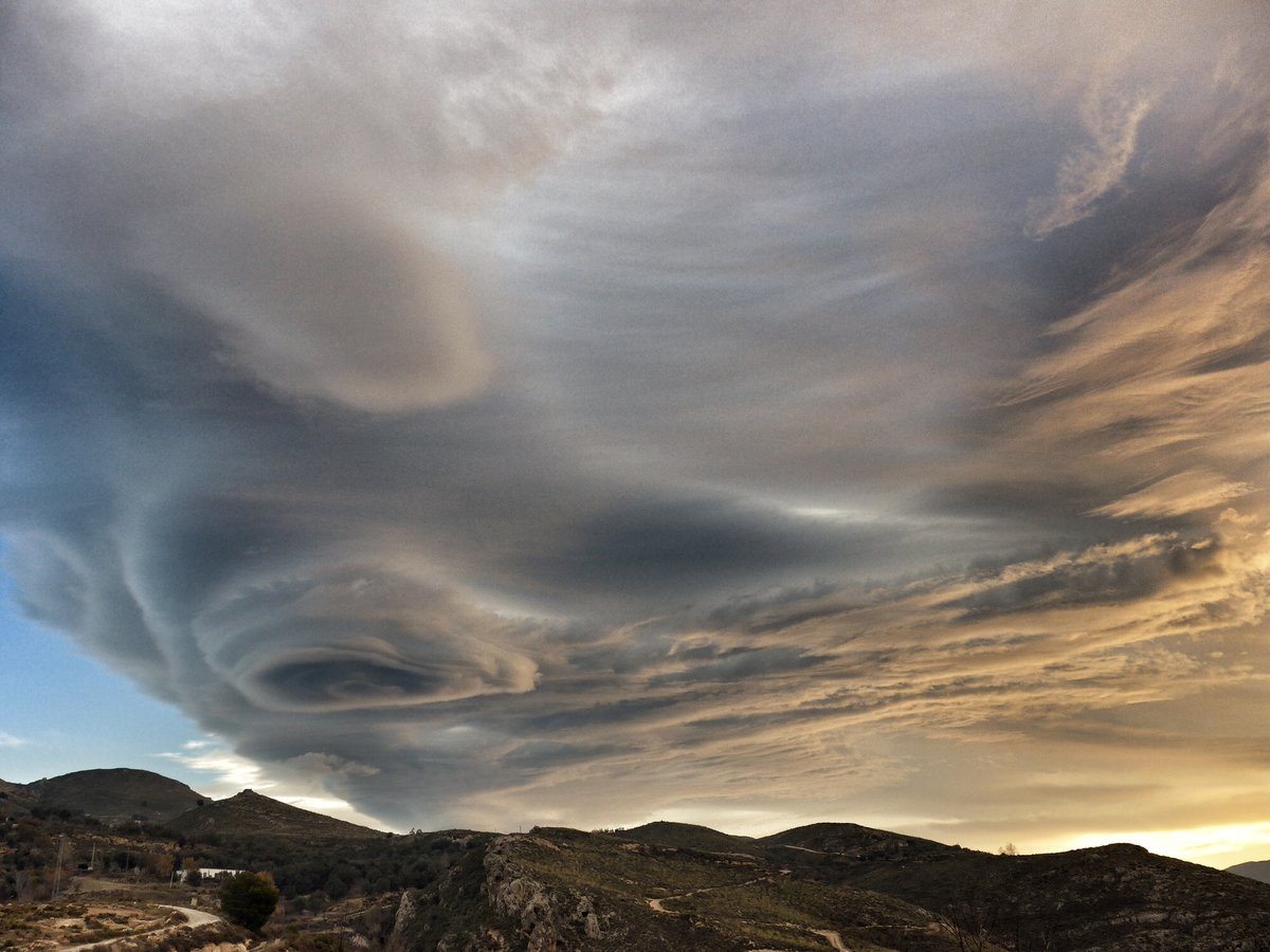 The mother of all motherships or just a big lenticular cloud